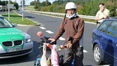 Japonec se svým mopedem