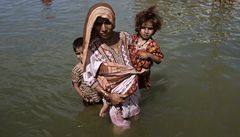 Záplavy v Pákistánu už mají 270 obětí
