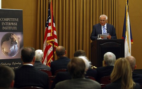 Václav Klaus přednáší v USA