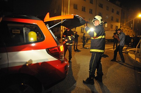 Policie a hasii uzaveli kvli zvýené radiaci okolí dtského hit v Sinkulov ulici v praském Podolí. 