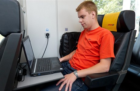 Ve vlaku RegioJet je moné se pipojit na internet pomocí wifi.