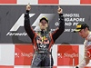 Sebastian Vettel (vpedu), vítz VC Singapuru a lídr F1