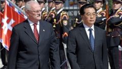 ínský prezident Chu in-tchao a Ivan Gaparovi v roce 2009. 