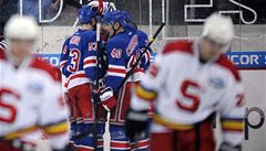 Sparta - New York Rangers, hrái Rangers se radují z druhého gólu.