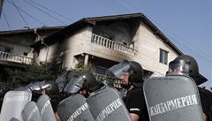 Bulharská policie ped domem zateného romského barona