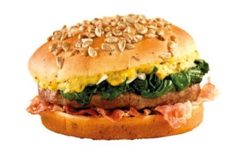 Hamburger Vivace je se slaninou, slaným penátem, marinovanou cibulí a majonézou se semínky hoice.