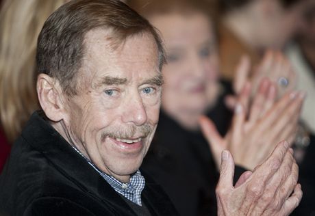 Václav Havel se bavil na premiée dokumentu Mu s dýmkou.