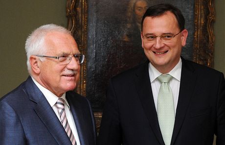Premiér Neas pinesl prezidentu Klausovi návrh na odvolání ministra Fuksy.
