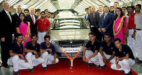 eská automobilka koda Auto zahájila v indickém závod v Pune sériovou výrobu nové kompaktní limuzíny Rapid.