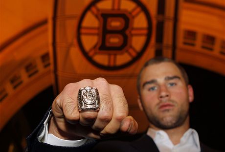 Prsteny za Stanley Cup pro Boston Bruins (Boychuk)
