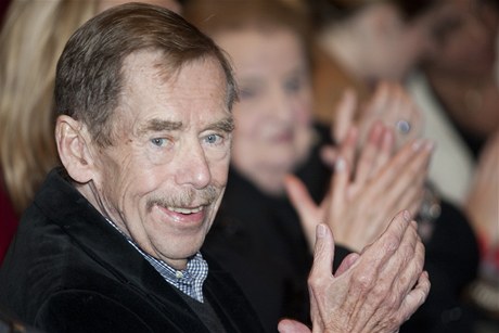 Václav Havel se bavil na premiée dokumentu Mu s dýmkou.
