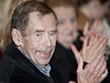 Václav Havel se bavil na premiéře dokumentu Muž s dýmkou.