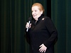 Madeleine Albrightová pivítala diváky na premiée.