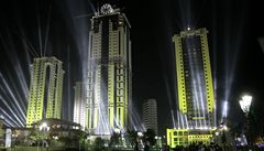 Nasvícené mrakodrapy Groznyj-City