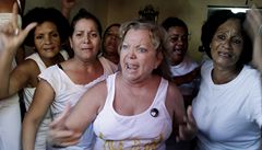 V popedí je  zakladatelka kubánské opoziní organizace Dámy v bílém Laura Pollánová 