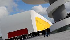 Niemeyerova nej evropská stavba končí. Kvůli politikům