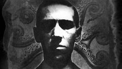 Proč číst Stmívání, když existuje Lovecraft? Spisovatelova tvář na jedné z mnoha kreseb.