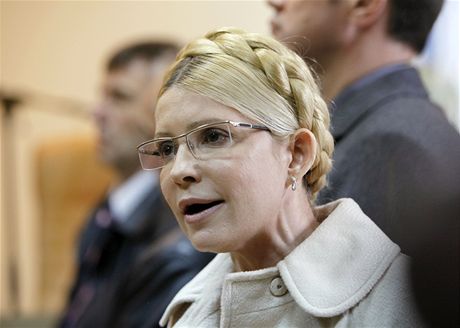 Julia Tymoenková dostala za poruení pravomocí 7 let a tíletý zákaz vstupu do politiky. 