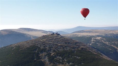 Horkovzduné balony peletly nad Snkou.