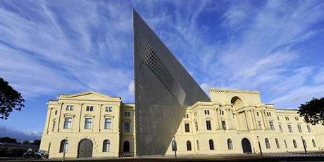 Vojenské muzeum v Dráanech a pestavba pod taktovkou Daniela Libeskinda.