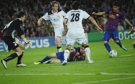 David Villa vstílí druhou branku zápasu Barcelona - Plze