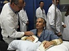 Tým eského chirurga Bohdana Pomahae transplantoval v nemocnici v Bostonu ob ruce ptaedesátiletému Amerianovi