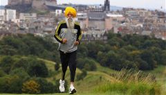 Rekordman s turbanem Fauja Singh chce jako první ve 100 letech urazit maraton.