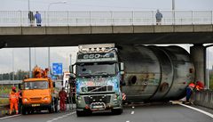 Polsk kamion blokoval Ostravu, jel bez povolen