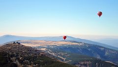 Horkovzduné balony peletly nad Snkou.