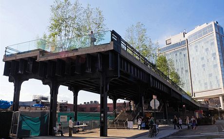 Zaátek High Line na Gansevoort Street.
