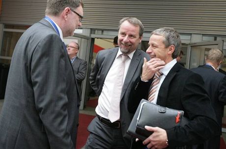Zleva Zbynk Stanjura, Martin man a Pavel Bm na kongresu ODS.