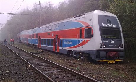 Vlak jedoucí z eského Tína do Opavy vykolejil mezi zastávkami Ostrava-Svinov a Ostrava-Vítkovice.