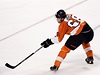 eský hokejista Jaromír Jágr ve slubách Philadelphie skóruje v NHL do sít Toronta 
