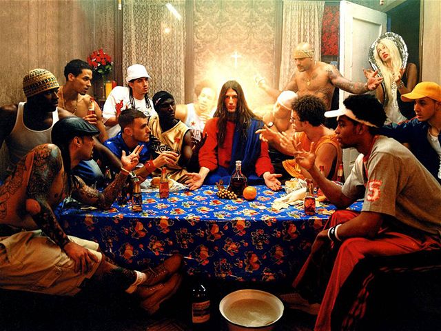 David LaChapelle kombinuje groteskní a fantazijní elementy s b�nými reáliemi.