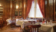 Interiér berlínské kavárny Café Einstein