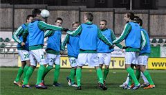 Fotbalisté Bohemians se ov�em um�ním na trávníku nenechali rozhodit. Nebo si snad takhle p�edstavují fotbalový balet?