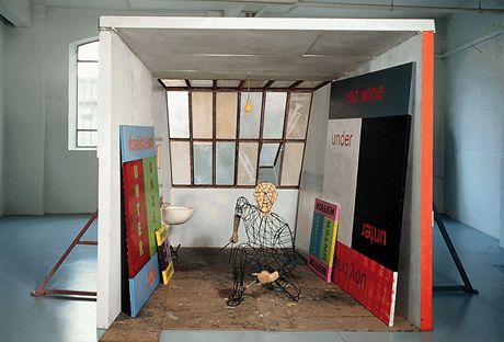 Jedno z dl výtvarníka Martina Kippenbergera nazvané Spiderman Atelier, 1996. Ilustraní foto