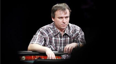 Hrá pokeru Martin Staszko