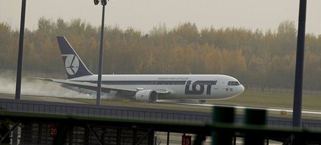 Polsk Boeing 767 pistl na bie.