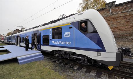 V Plzni byl pedstaven jednopodlan elektrick vlak RegioPanter, kter pro esk drhy vyrb koda Transportation. 