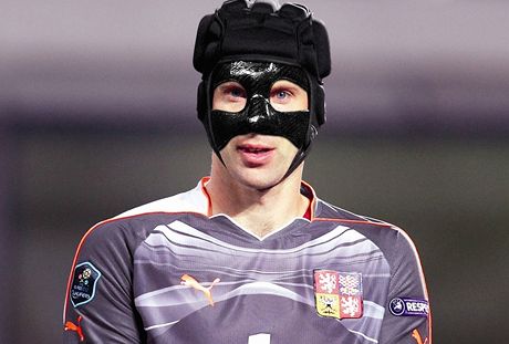 Brankář v masce může znamenat riziko | Fotbal | Lidovky.cz