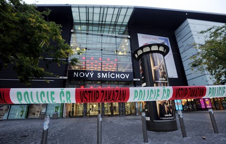  Kvli bombové hrozb bylo evakuováno obchodní centrum Nový Smíchov v Praze. 