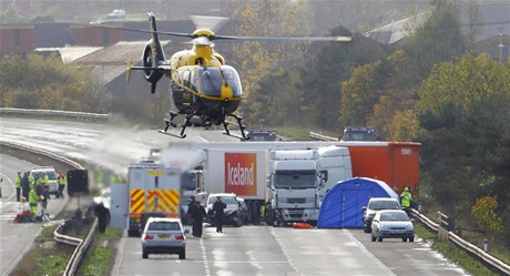 Za tragickou hromadnou nehodou v Anglii mohl být ohostroj 