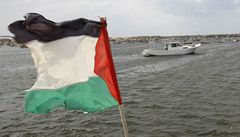Ozbrojenci Hamásu hlídkují u pístavu v Gaze