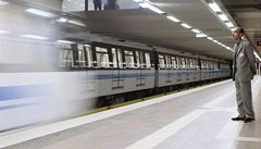 V alírské metropoli po tech desetiletích stavebních prací zahájilo provoz nové metro