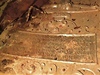 S pomocí sond archeologové zkoumali hrobku Romberk ve Vyím Brod. 