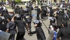 Nepokoje v Káhi�e - jsou hlá�eny desítky ran�ných