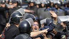 Nepokoje v Káhi�e - jsou hlá�eny desítky ran�ných