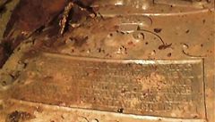 S pomocí sond archeologové zkoumali hrobku Romberk ve Vyím Brod. 