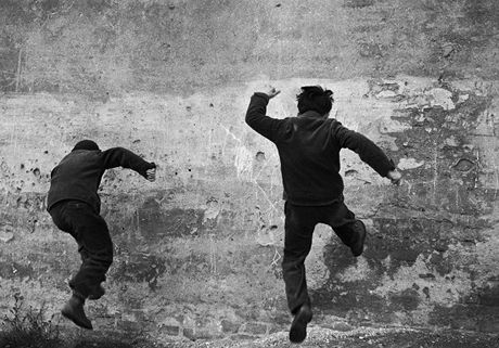 Proti zdi, 1960